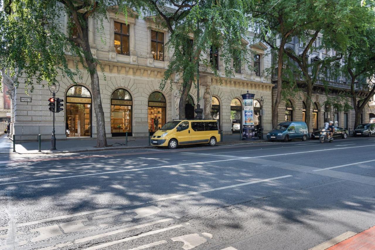 Premium Art Deco Apartment At Broadway // 4Bdr & 3Br 부다페스트 외부 사진