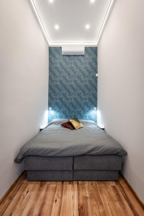 Premium Art Deco Apartment At Broadway // 4Bdr & 3Br 부다페스트 외부 사진