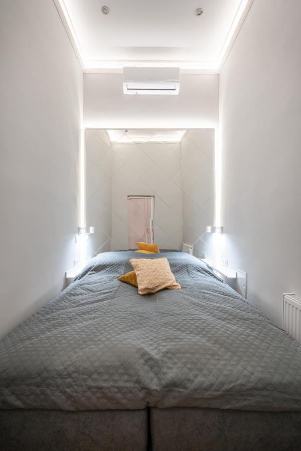 Premium Art Deco Apartment At Broadway // 4Bdr & 3Br 부다페스트 외부 사진