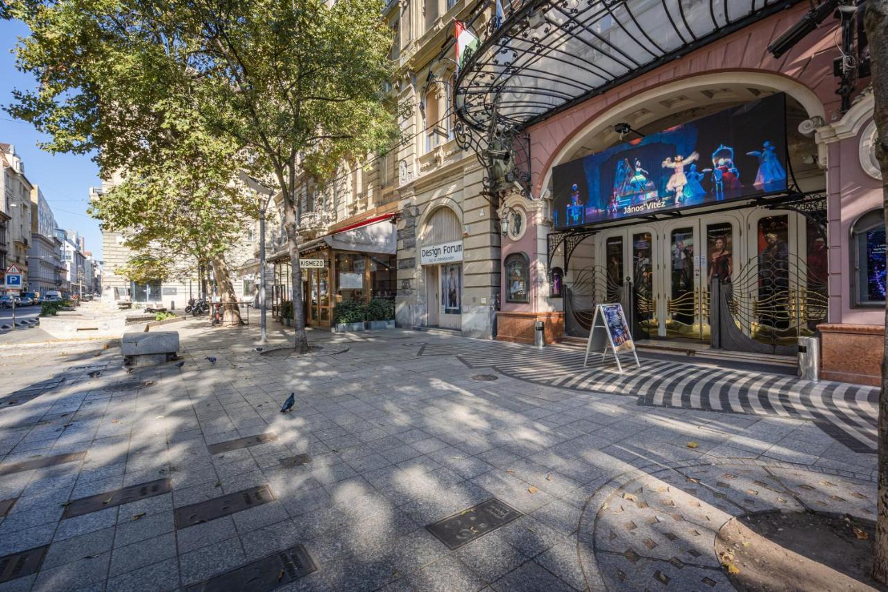 Premium Art Deco Apartment At Broadway // 4Bdr & 3Br 부다페스트 외부 사진