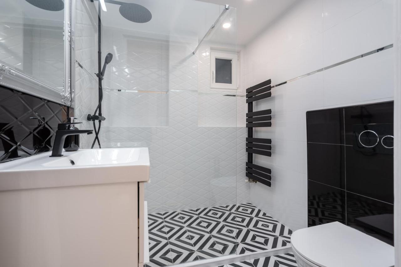 Premium Art Deco Apartment At Broadway // 4Bdr & 3Br 부다페스트 외부 사진